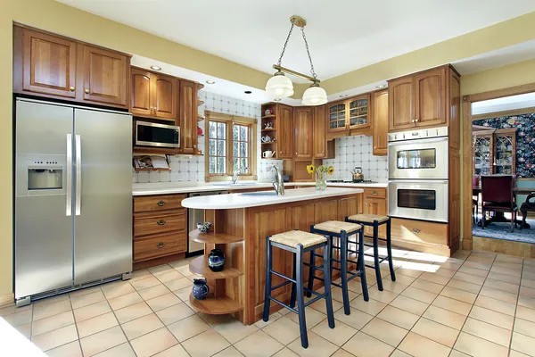 Cucina con mobili in rovere — Foto Stock