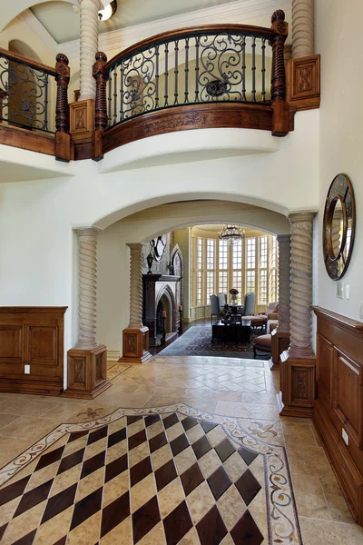 Foyer com design de piso — Fotografia de Stock