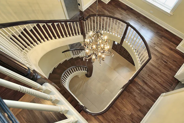Escalier en colimaçon avec vue du foyer — Photo