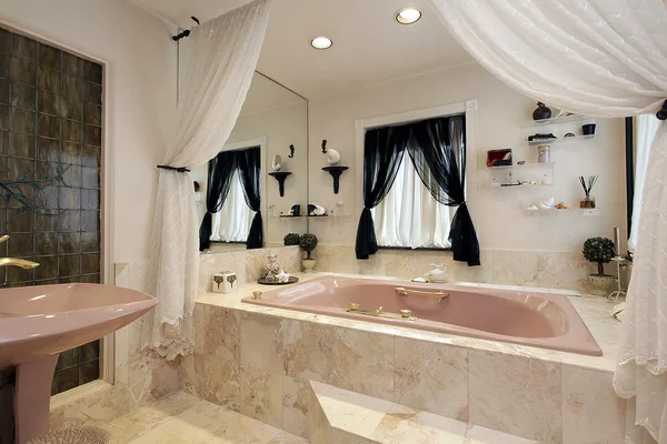Luxusní hlavní koupelna — Stock fotografie