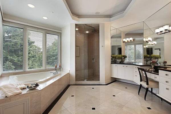 Master bath with glass shower — Stock Photo, Image