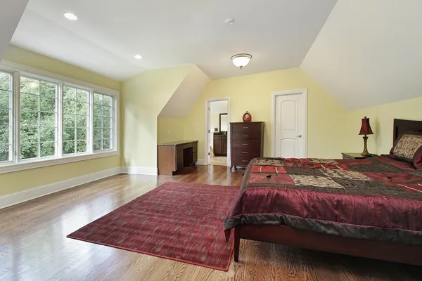 Tepsi tavan ile yatak odası — Stok fotoğraf