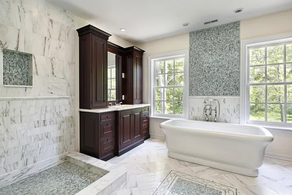 Master bath with large white tub — Stock Image Master bath with large white tub Stock Photo