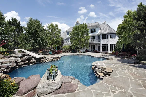Luxe huis met zwembad — Stockfoto