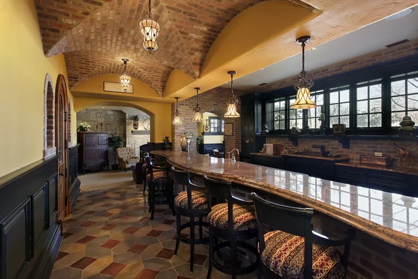 Bar i stołki w luksusowy dom — Zdjęcie stockowe