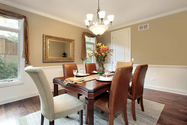 Dining room with tan walls — Stock Photo, Image