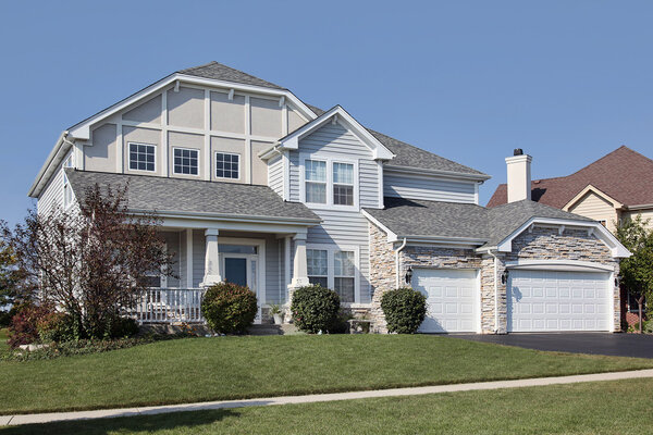 Дом с крыльцом
