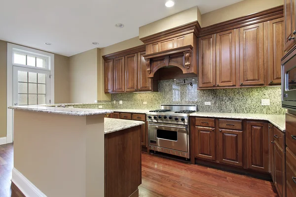 Keuken met granieten backsplash — Stockfoto