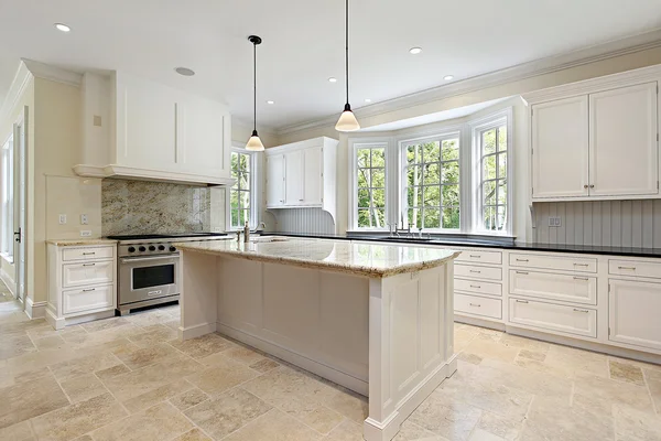 Kitchen with granite island — Stock Photo, Image