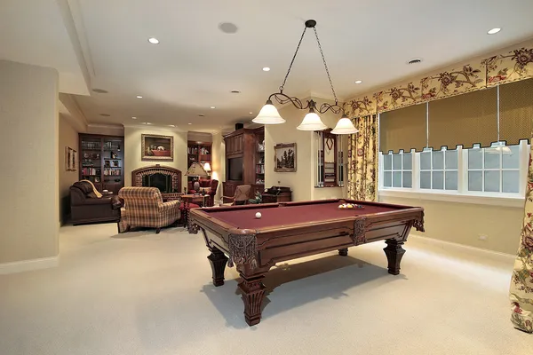 Pool table and family room — Stock Photo, Image