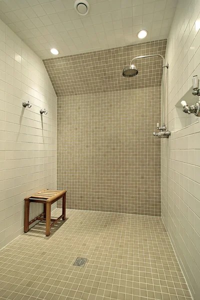 Tezgah ile büyük duş — Stok fotoğraf