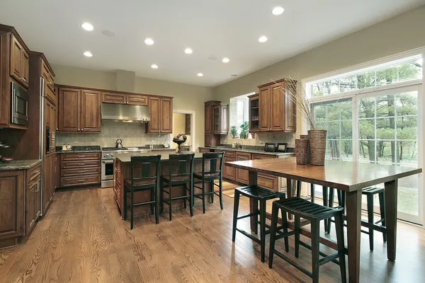 Luxury kitchen with wood cabinets — Stock Photo, Image