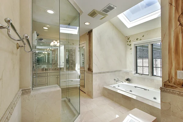 Luxury master bath with skylight — Stock Photo, Image