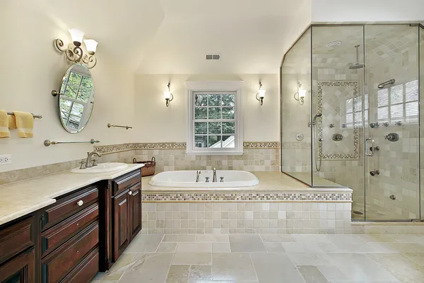 Master bath with large glass shower — Stock Image Master bath with large glass shower Royalty Free Stock Photos