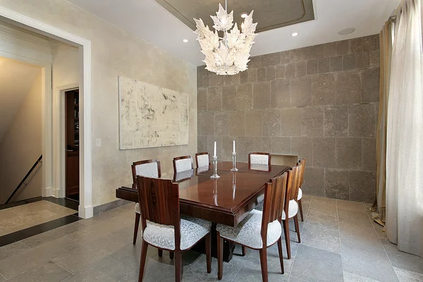 Sala da pranzo con muri in pietra — Foto Stock