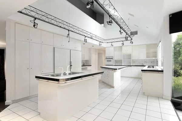Moderna cucina bianca — Foto Stock