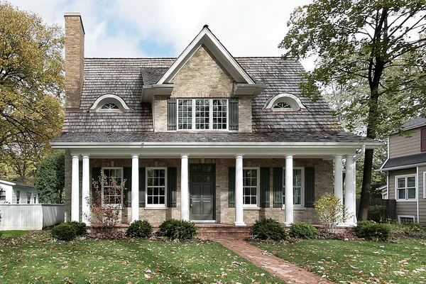 Home with columns — Stock Photo, Image