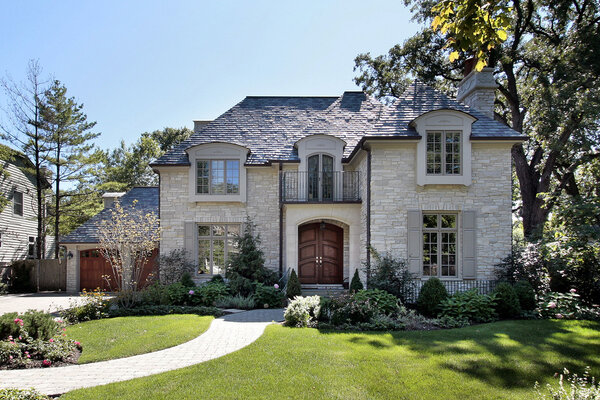 Большой каменный дом
