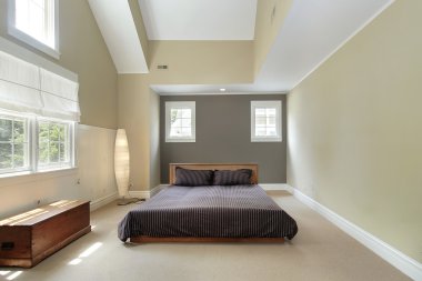 trey tavan ile yatak odası