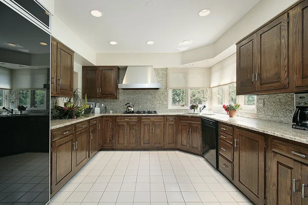 Square modern kitchen — Stock Photo, Image