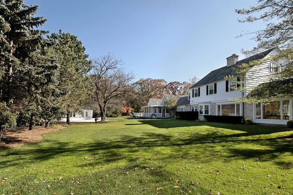 Luxe huis met zwembad — Stockfoto