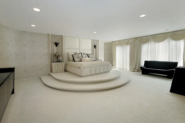 Sypialnia w luksusowy dom — Zdjęcie stockowe