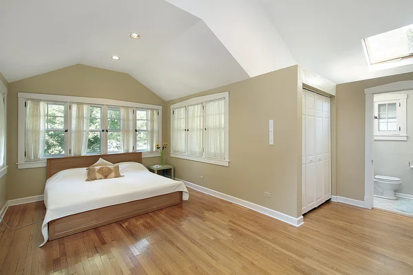 Master bedroom with skylight — Stock Photo, Image