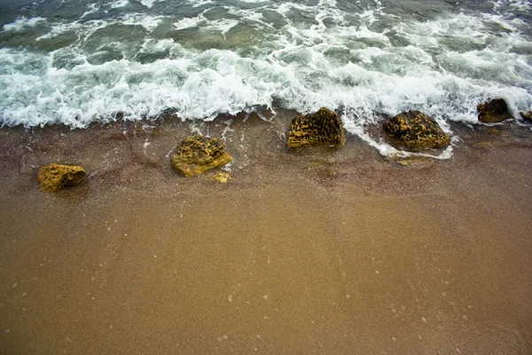 Skály na pobřeží — Stock fotografie