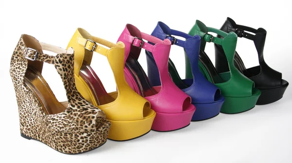 Sapatos cunhas multicoloridas — Fotografia de Stock