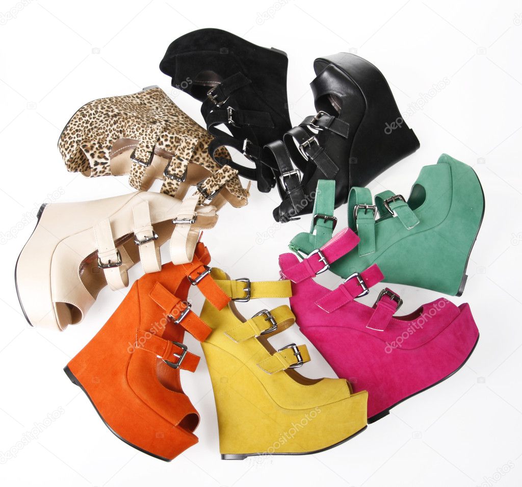 Multicolored wedges shoes in circle