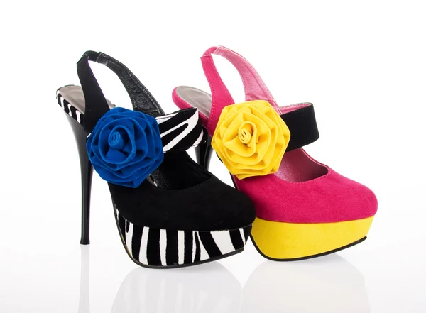 Schuhe mit Blumen — Stockfoto