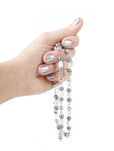 Perly náhrdelník v ruce — Stock fotografie
