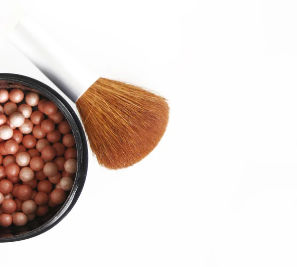 Borstel voor make-up met poeder ballen — Stockfoto