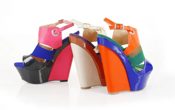 Kleurrijke wig schoenen — Stockfoto