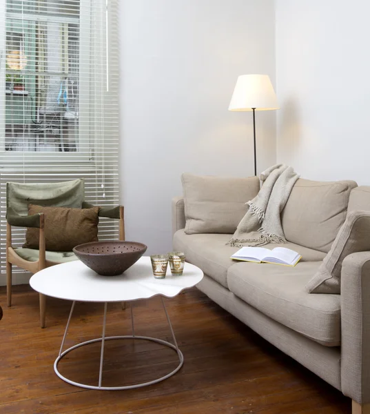 Kleine gezellige woonkamer — stockfoto © photographee.eu #78507890 Gezellige woonkamer living rooms