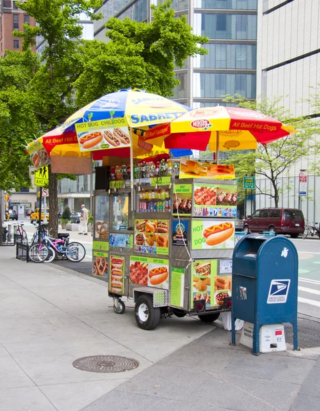 NYC sosisli sandviç standı — Stok fotoğraf