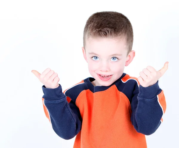 Mladí předškolního věku chlapce s palec nahoru — Stock fotografie