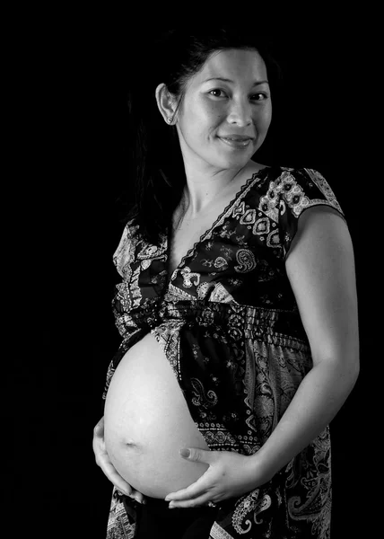 Hermosa embarazada mujer asiática — Foto de Stock