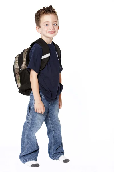 Joven colegial con mochila — Foto de Stock