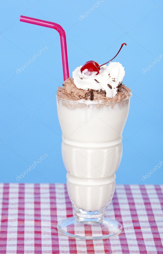 Vanilla milkshake with chocolate creme
