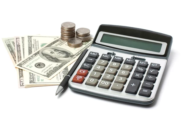 Contant geld, rekenmachine en pen geïsoleerd op wit — Stockfoto