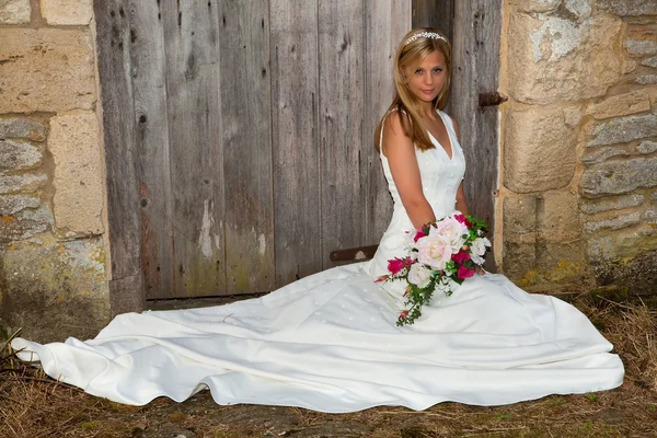 在白色的新娘 — 图库照片