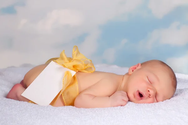 Cartão de mensagem de um bebê recém-nascido — Fotografia de Stock