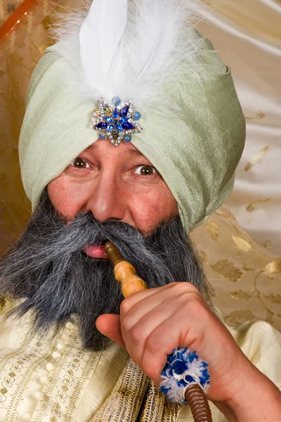 Turban and water pipe — Stock Photo, Image