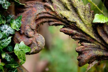 Rusty grave fence clipart