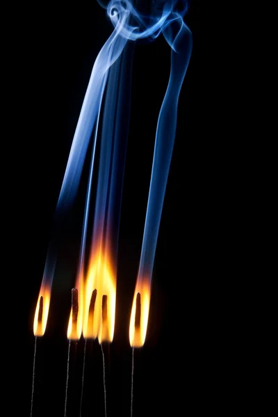Räucherstäbchen brennen — Stockfoto