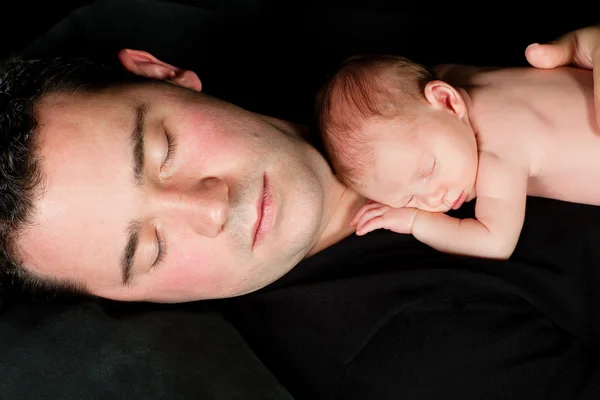 Sleeping with daddy — Stock Photo, Image