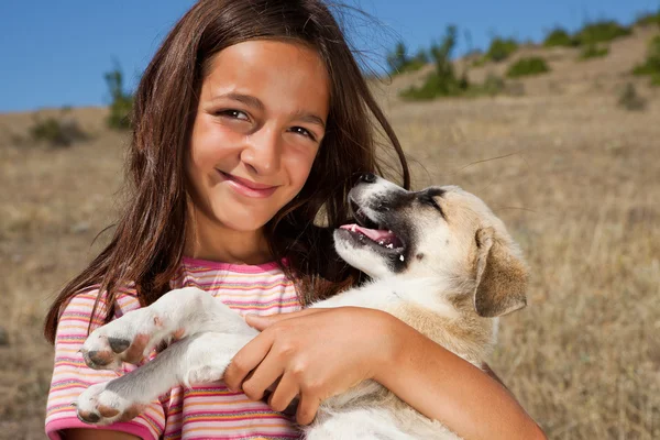 Posing with puppy — Stock Photo, Image