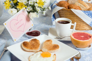 Heart shaped toast clipart