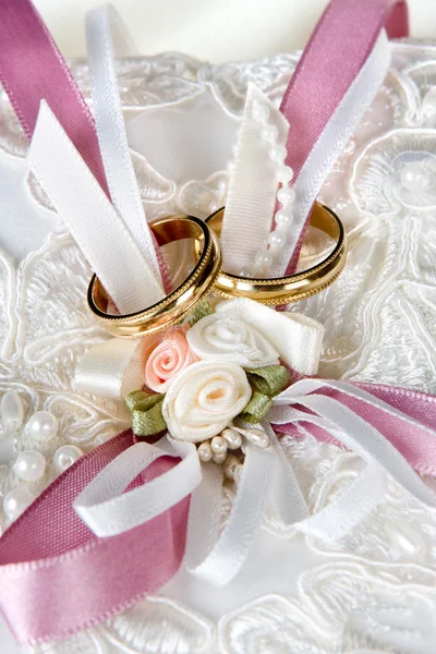 Rings and vows — Stock Photo, Image